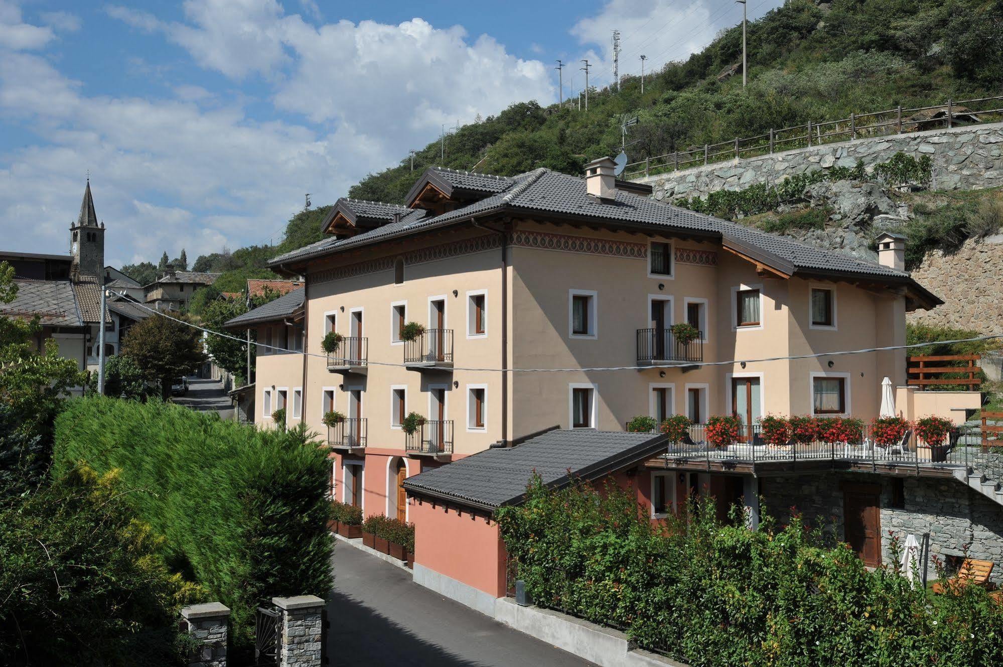 Au Berceau Du Bien-Etre Villa Chambave Bagian luar foto