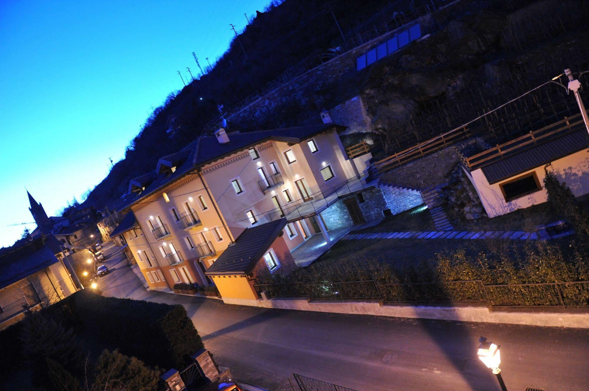 Au Berceau Du Bien-Etre Villa Chambave Bagian luar foto