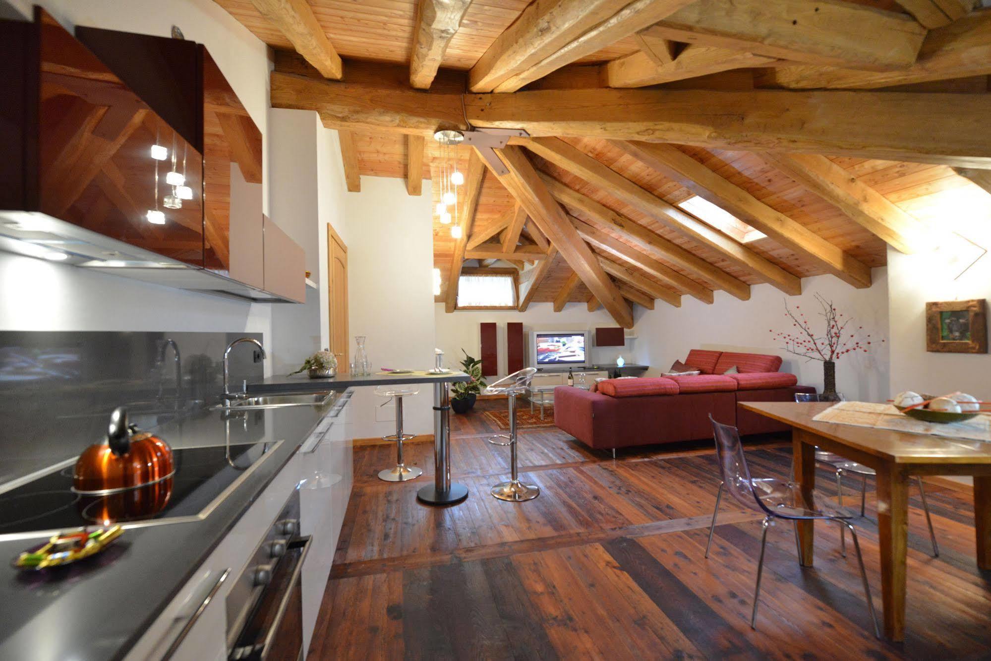 Au Berceau Du Bien-Etre Villa Chambave Bagian luar foto