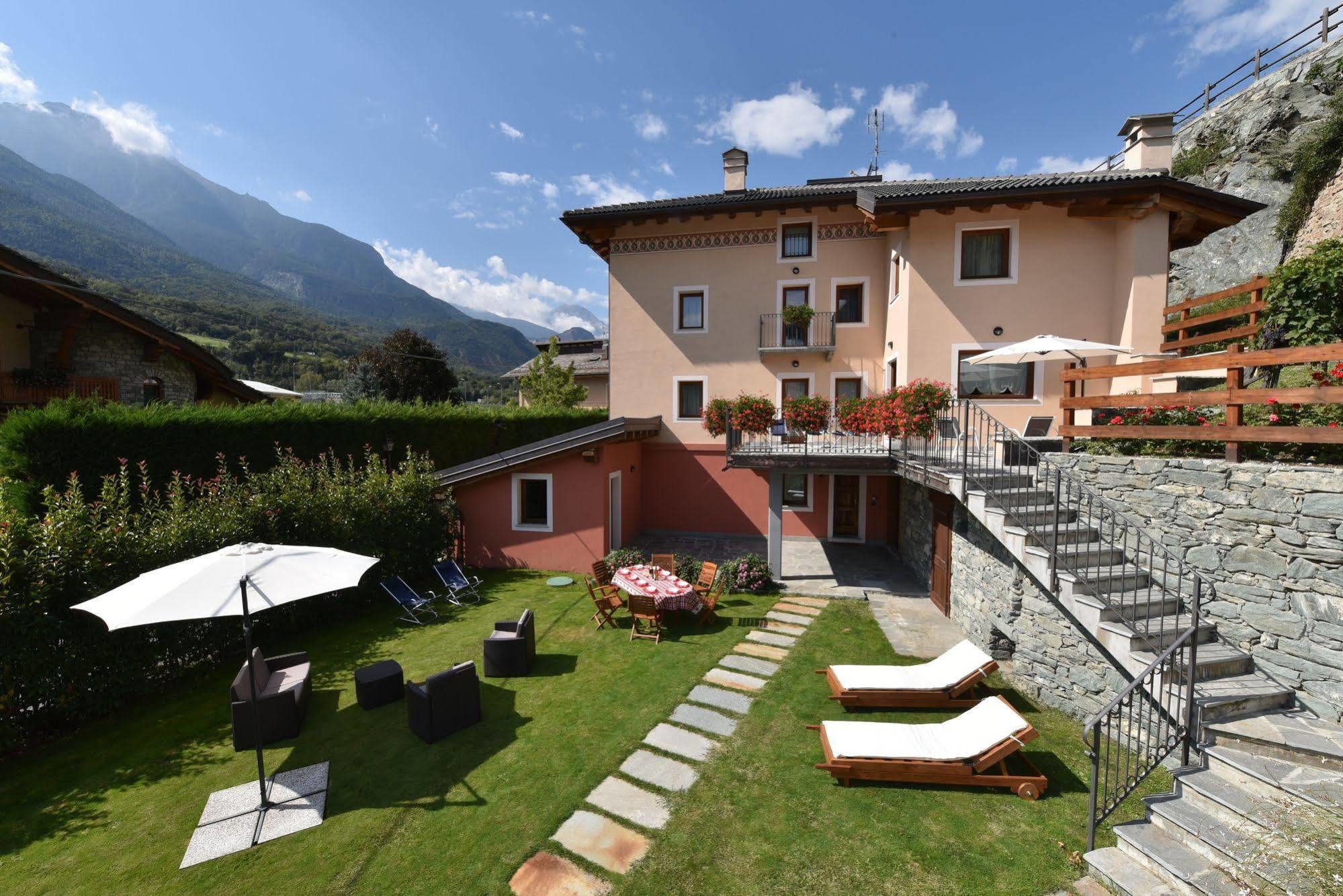 Au Berceau Du Bien-Etre Villa Chambave Bagian luar foto