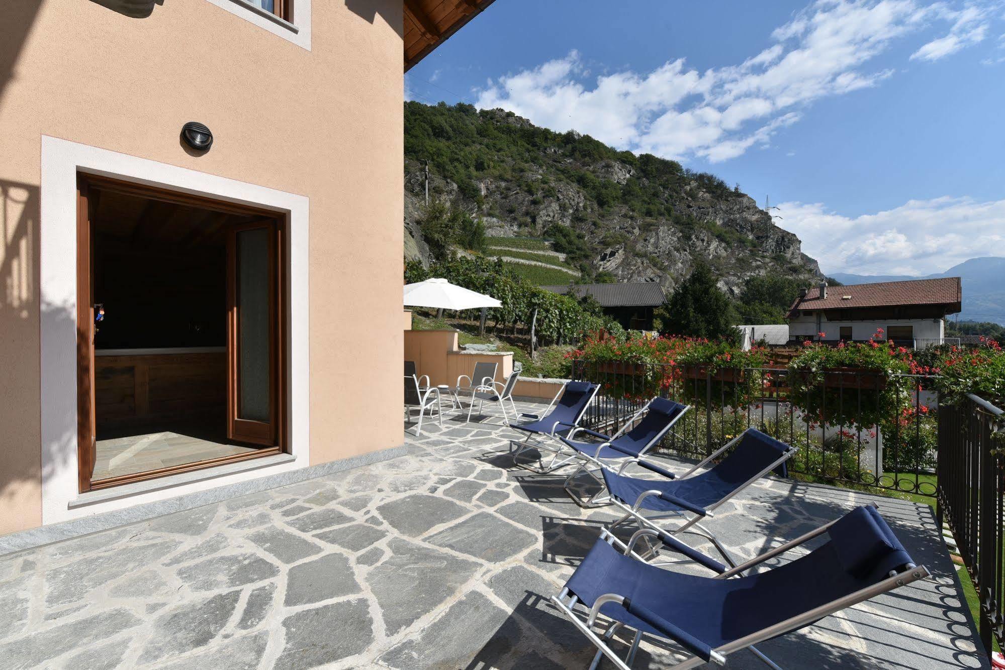 Au Berceau Du Bien-Etre Villa Chambave Bagian luar foto